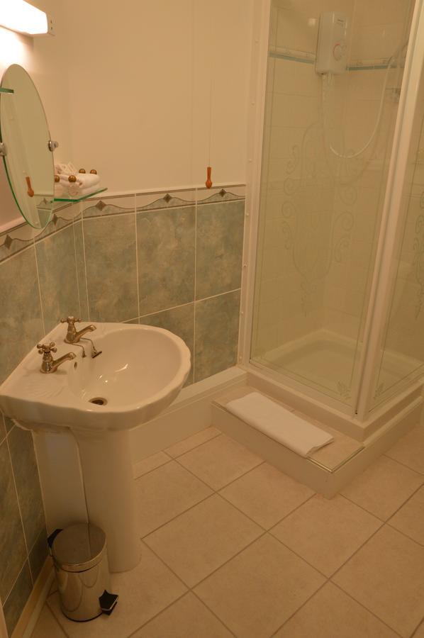 Bryn Hebog Bed & Breakfast Carmarthen Ngoại thất bức ảnh