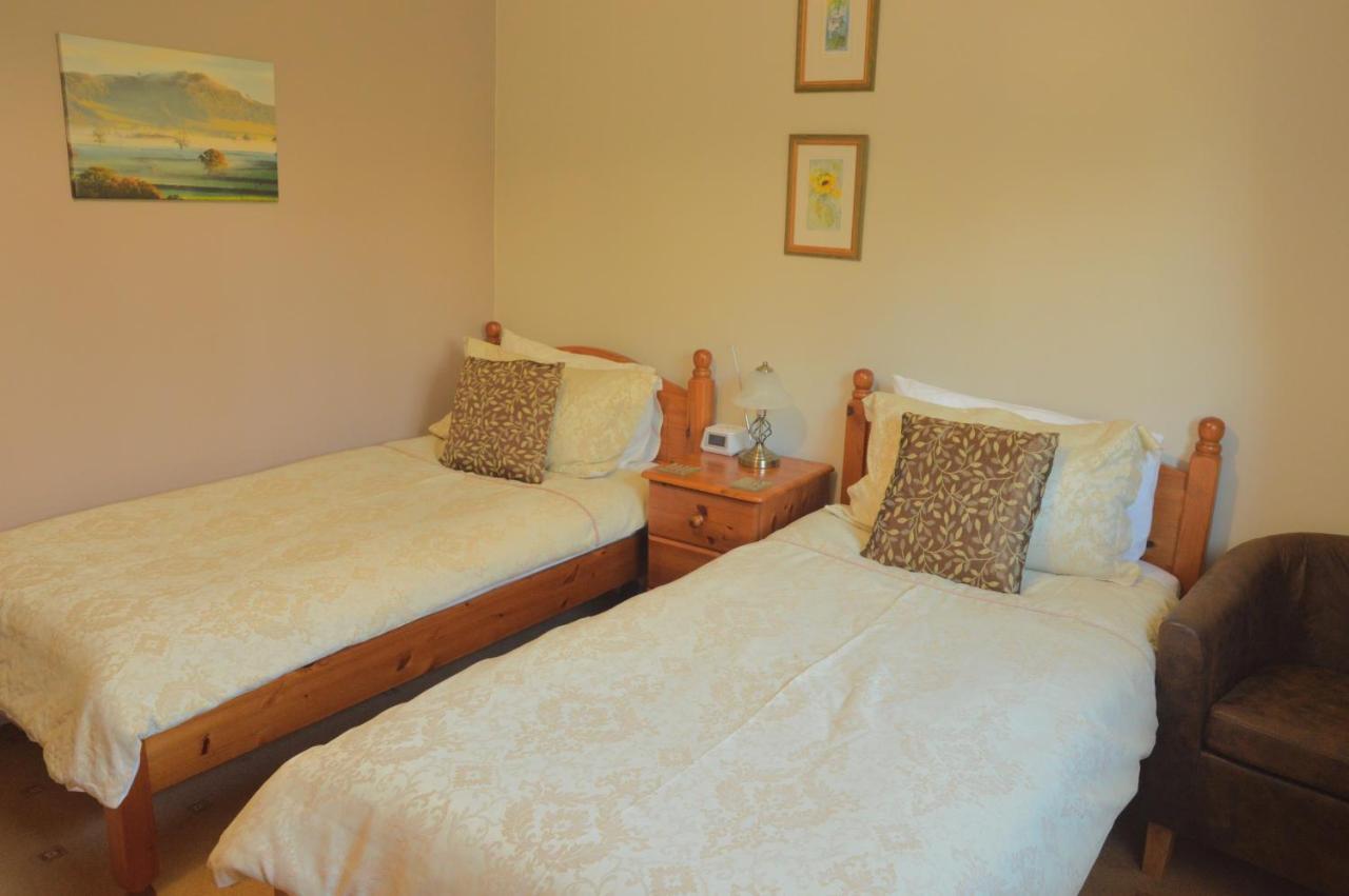 Bryn Hebog Bed & Breakfast Carmarthen Ngoại thất bức ảnh